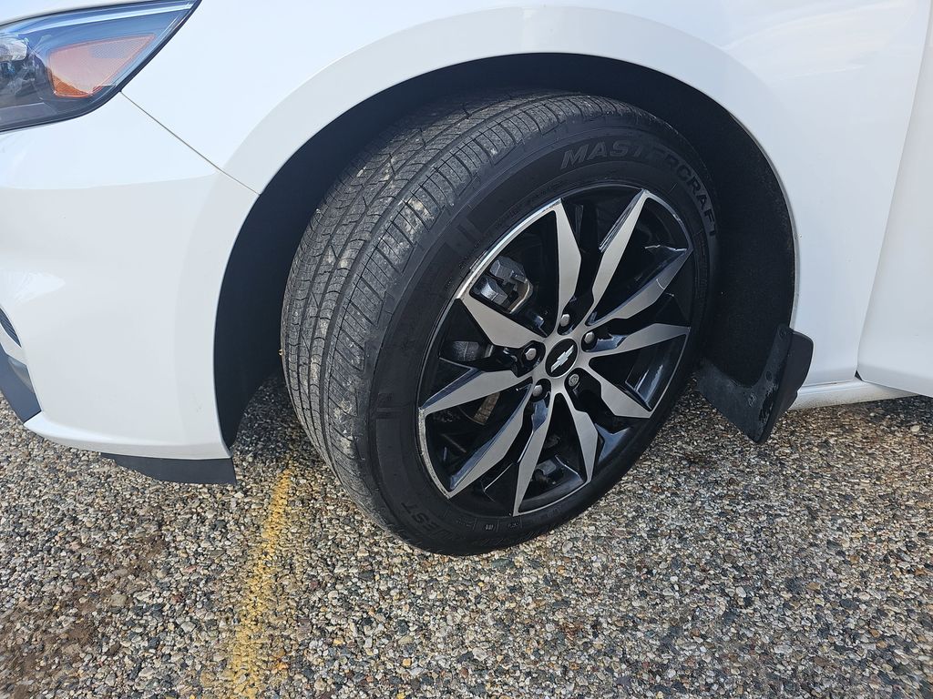 2018 CHEVROLET MALIBU - Image 31
