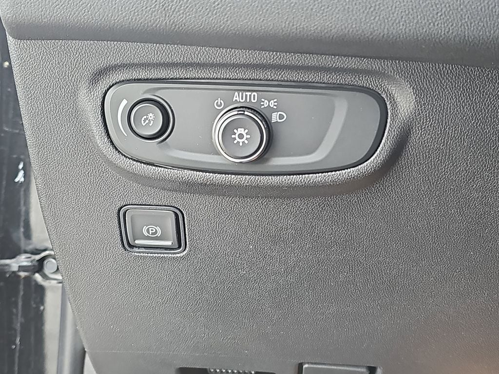 2024 GMC TERRAIN - Image 25