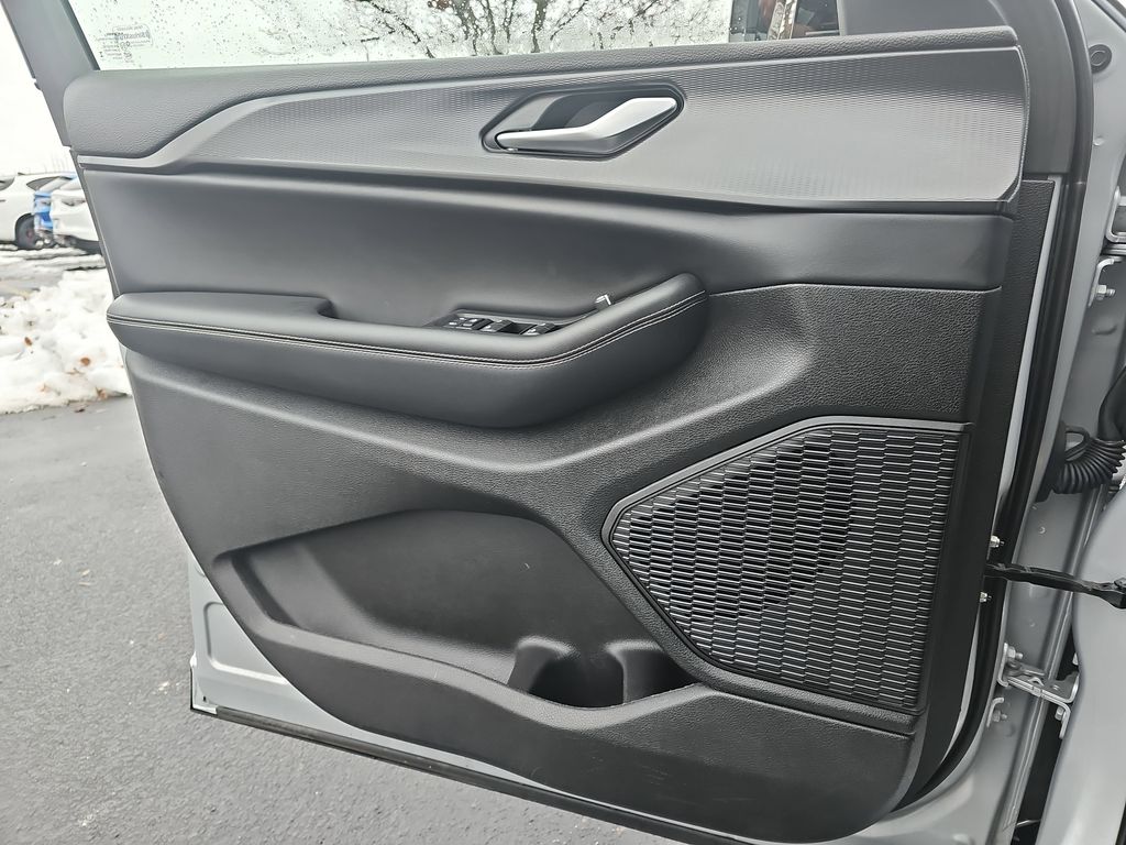 2023 JEEP GRAND CHEROKEE - Image 27