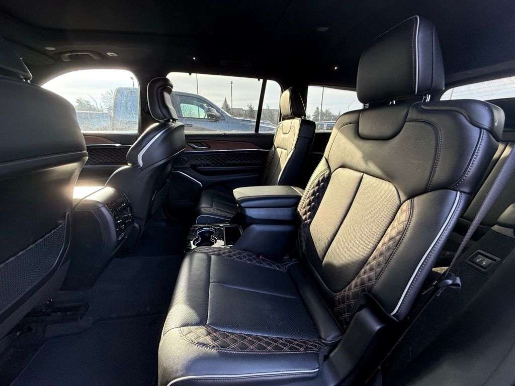 2022 JEEP GRAND CHEROKEE L - Image 7