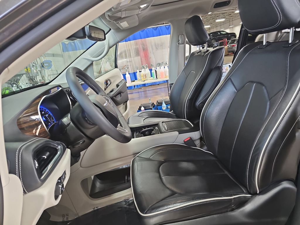 2023 CHRYSLER PACIFICA - Image 18