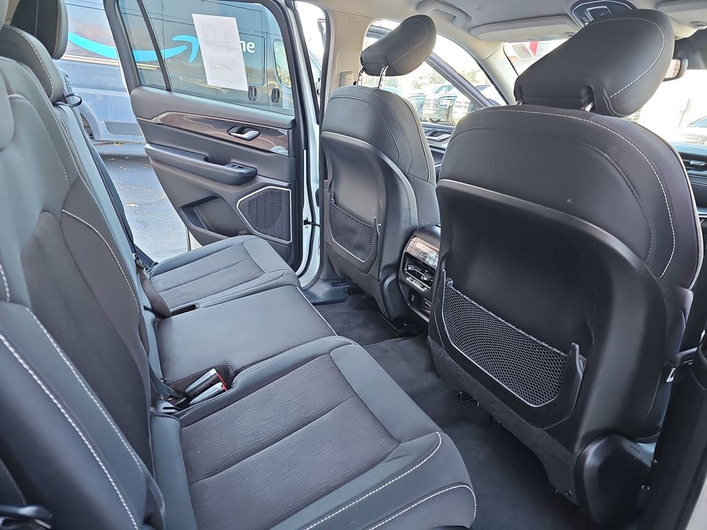 2022 JEEP GRAND CHEROKEE L - Image 11