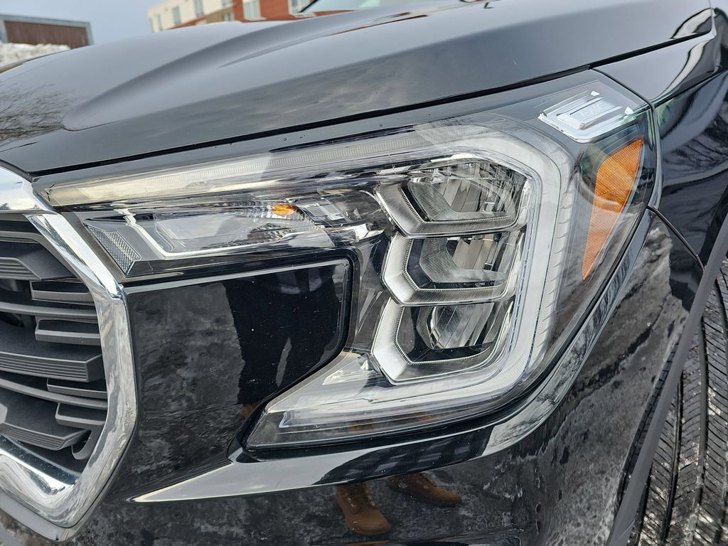 2024 GMC TERRAIN - Image 30