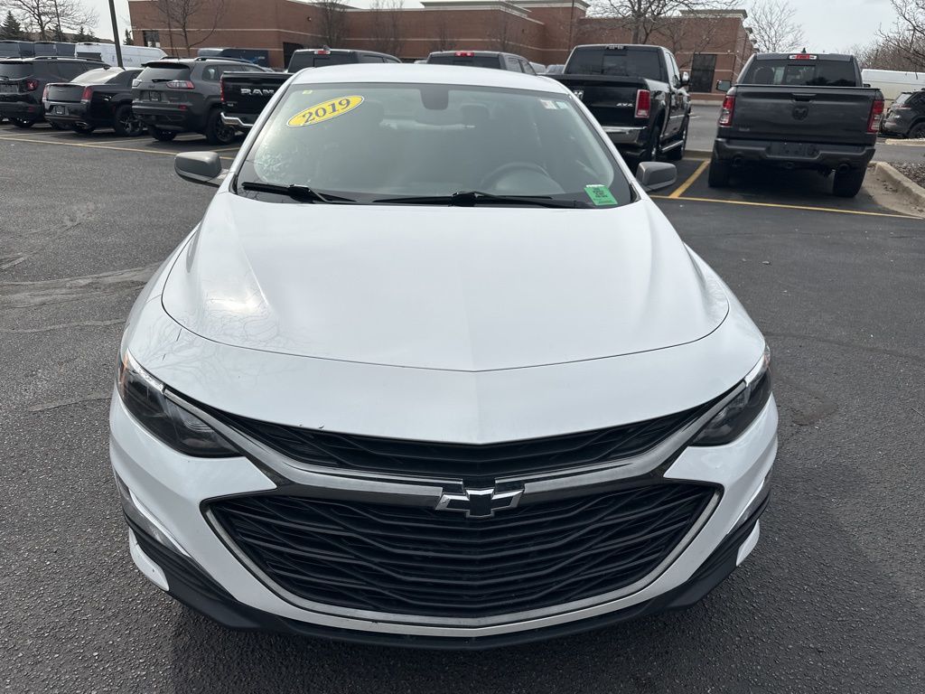 Used 2019 Chevrolet Malibu 1RS with VIN 1G1ZG5ST7KF220610 for sale in Grandville, MI