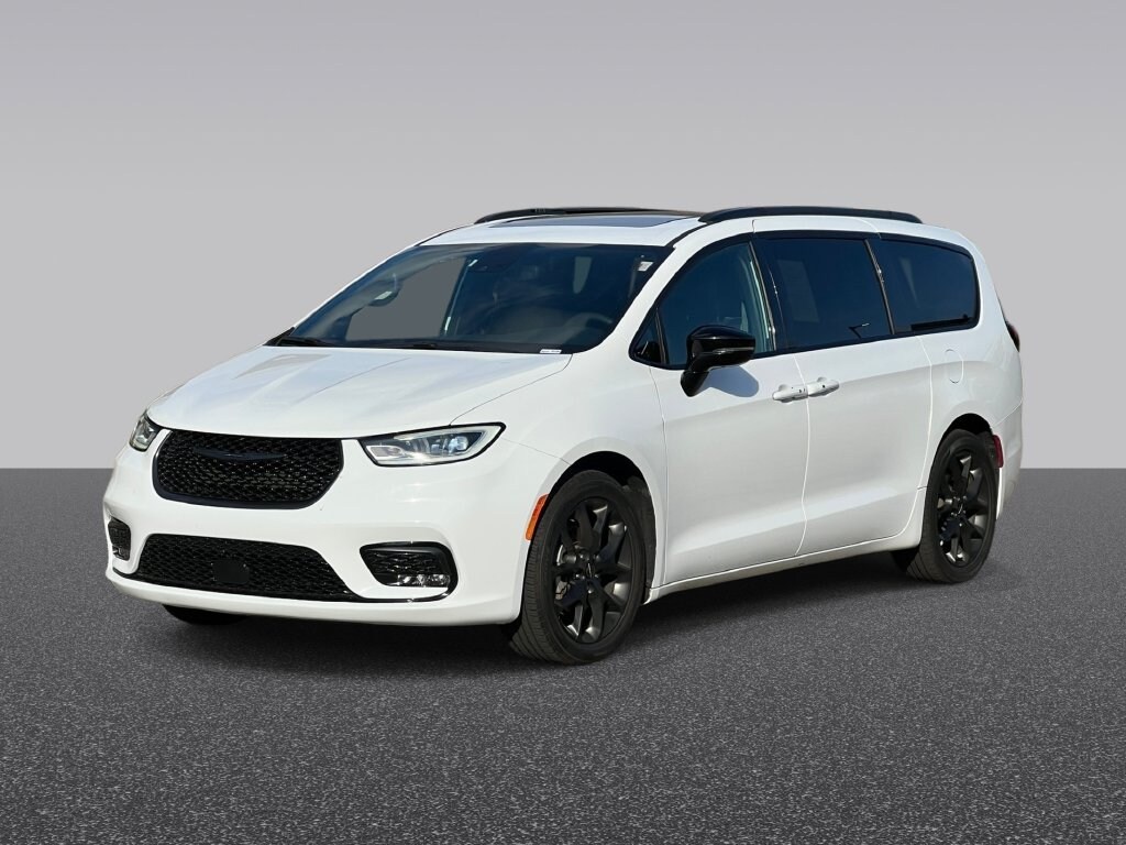 Certified 2025 Chrysler Pacifica Limited Van Passenger Van