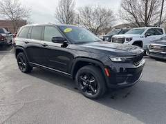 Used 2023 Jeep Grand Cherokee Altitude SUV in Grandville, MI