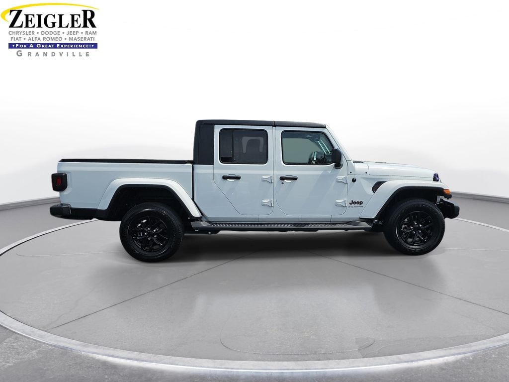 Used 2023 Jeep Gladiator Sport S Truck Crew Cab