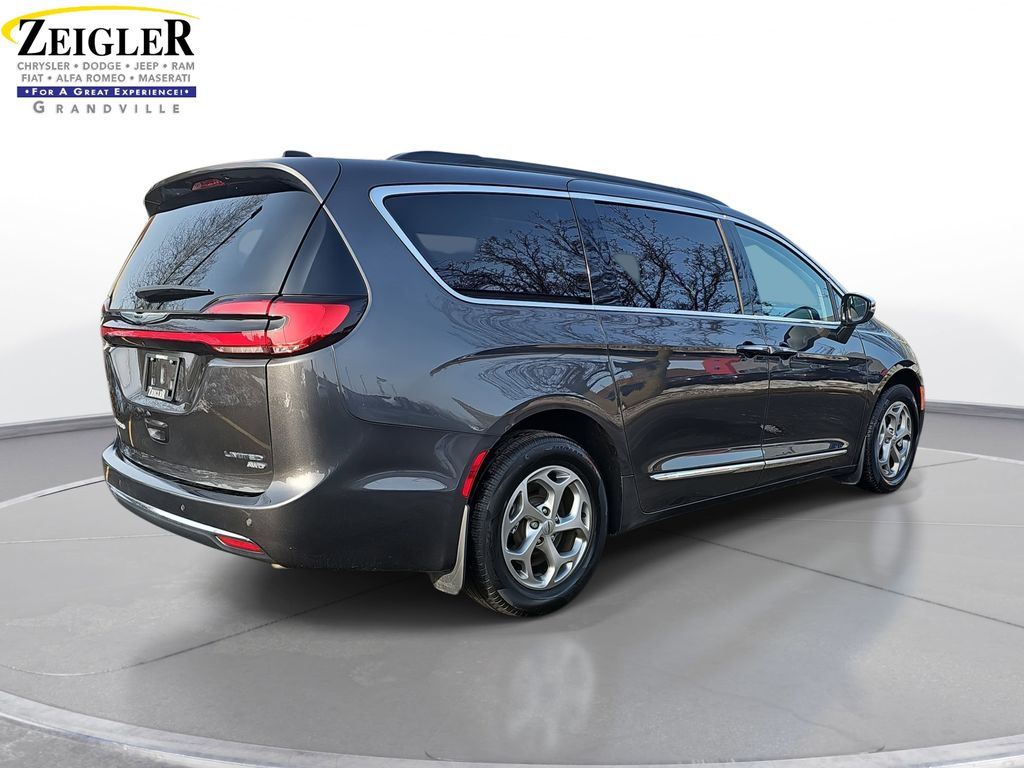 2023 CHRYSLER PACIFICA - Image 5