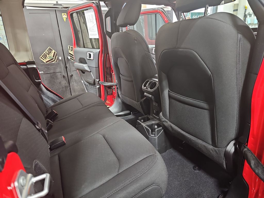 2022 JEEP WRANGLER - Image 11
