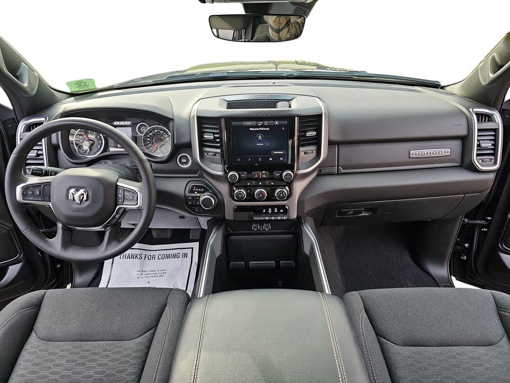 2025 RAM 1500 - Image 9