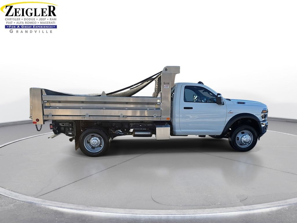 New 2026 Ram 5500 Chassis Cab TRADESMAN REGULAR 4X4 84' CA Pickup
