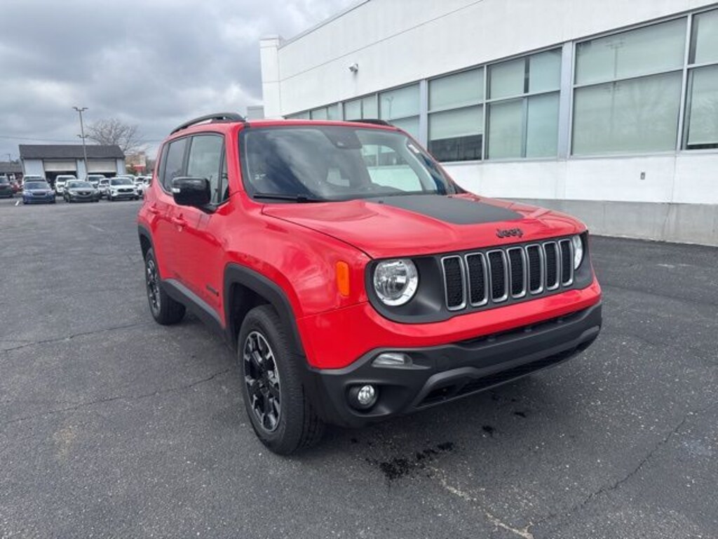 Used 2023 Jeep Renegade Latitude SUV