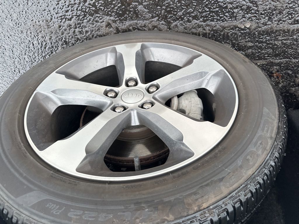 2023 JEEP GRAND CHEROKEE - Image 18