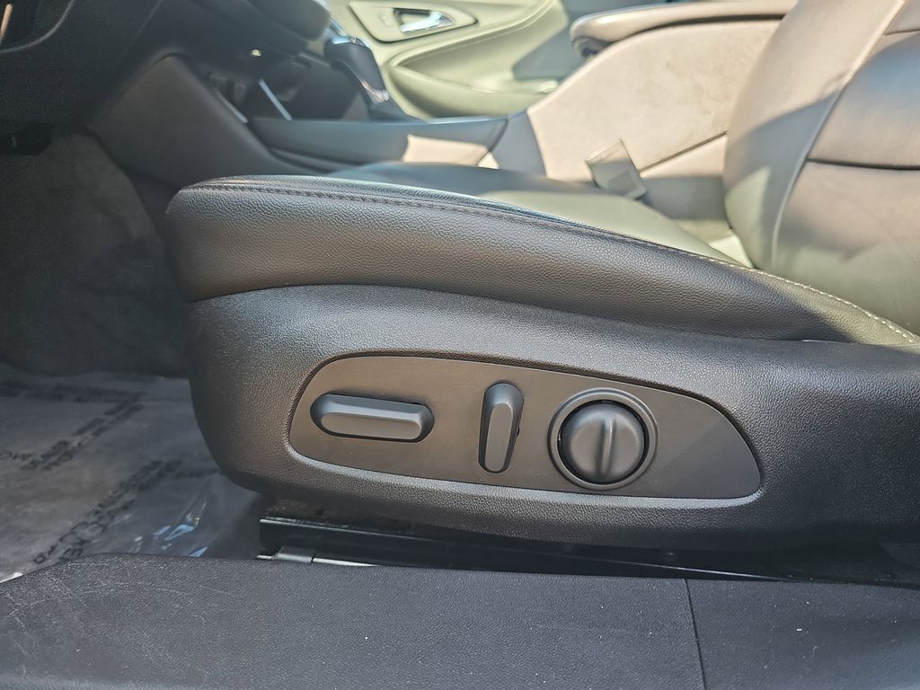 2018 CHEVROLET MALIBU - Image 27