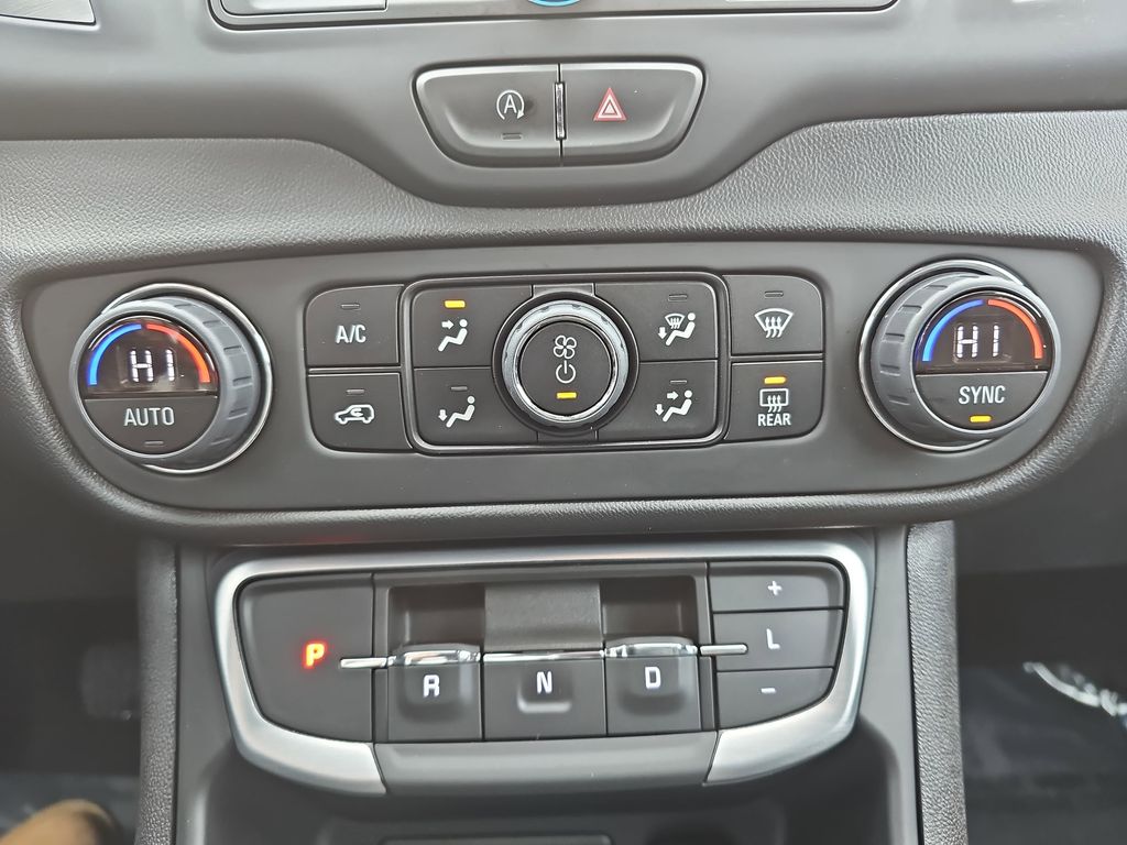 2024 GMC TERRAIN - Image 21