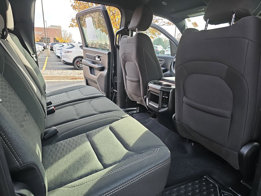 2025 RAM 1500 - Image 11