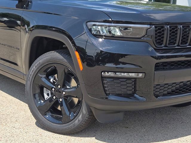 2025 Jeep Grand Cherokee Limited photo 3