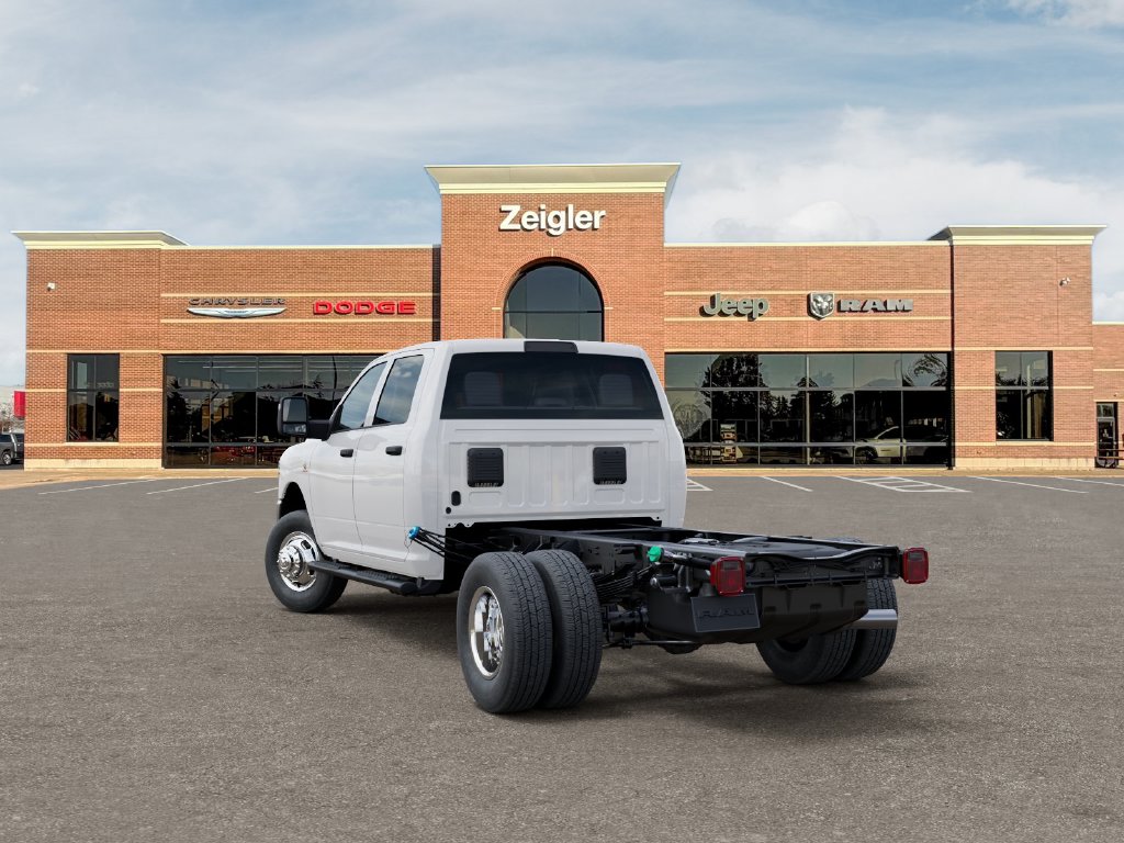 New 2027 Ram 3500 Chassis Cab TRADESMAN CREW 4X4 60' CA Pickup