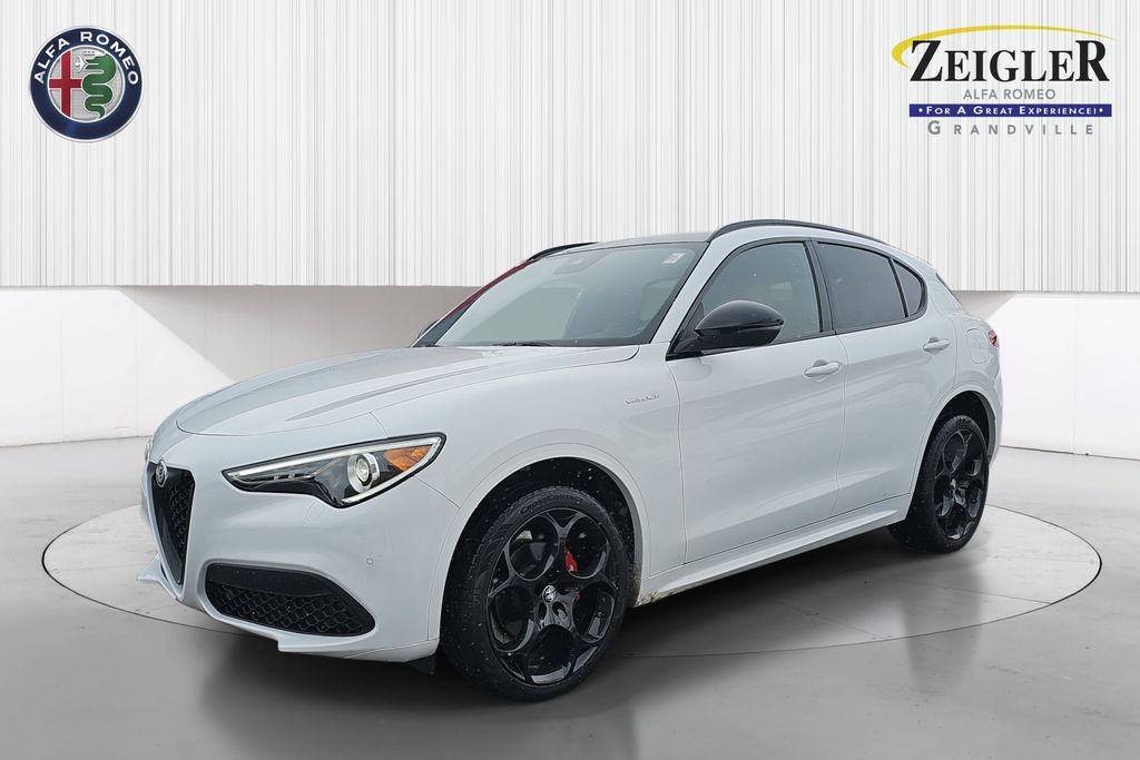 2023 Alfa Romeo Stelvio Veloce's photo