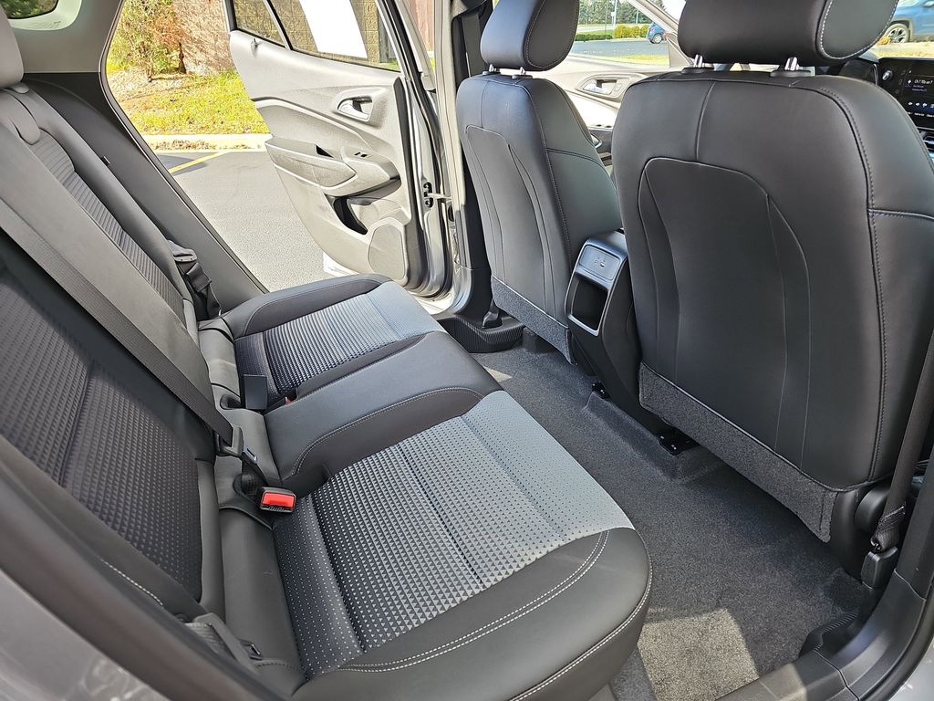 2025 CHEVROLET TRAX - Image 11