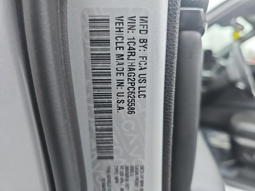 2023 JEEP GRAND CHEROKEE - Image 37