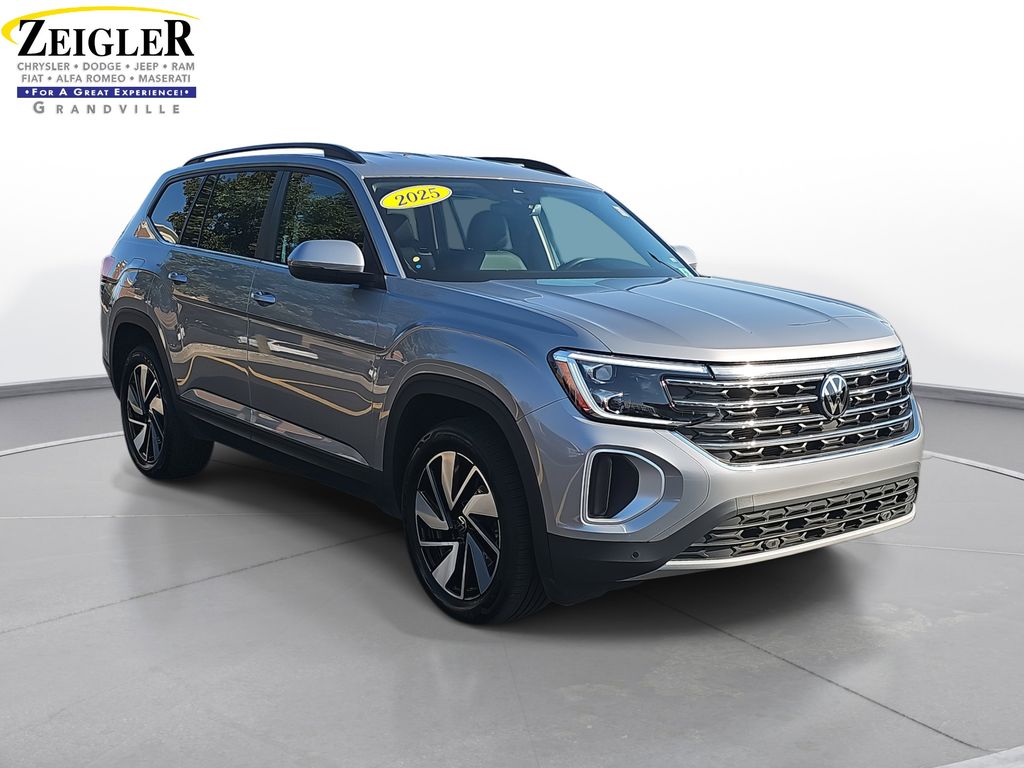 2025 Volkswagen Atlas SE Technology photo 3