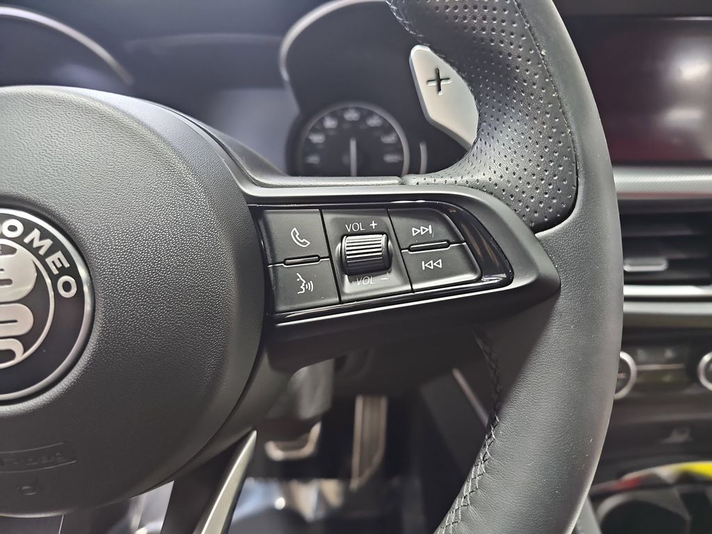 2023 ALFA ROMEO STELVIO - Image 18