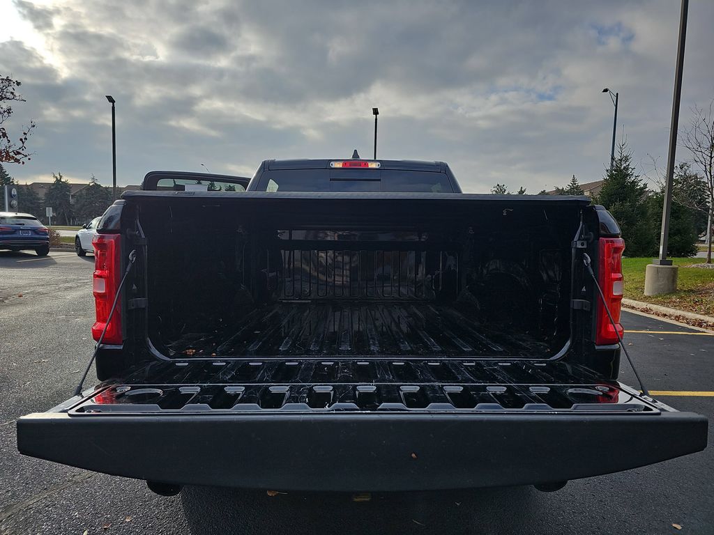 2025 RAM 1500 - Image 12