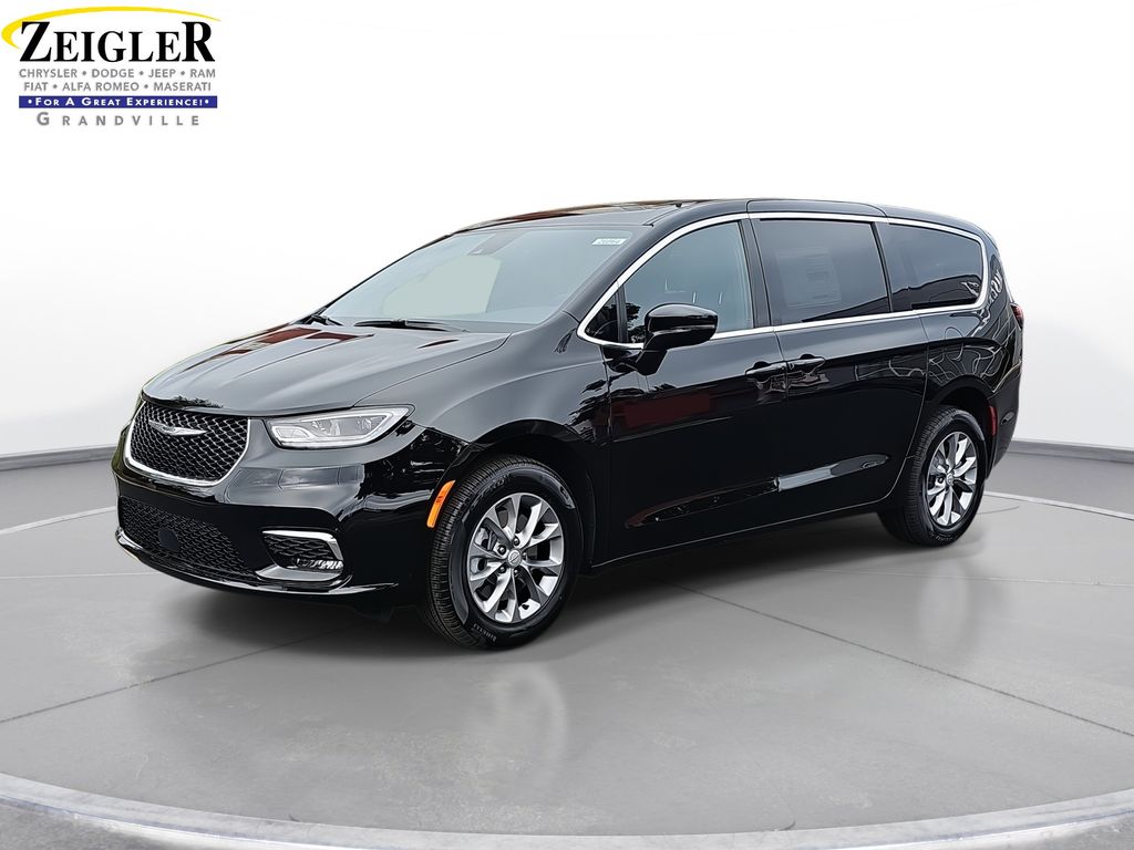 2026 Chrysler Pacifica Select's photo