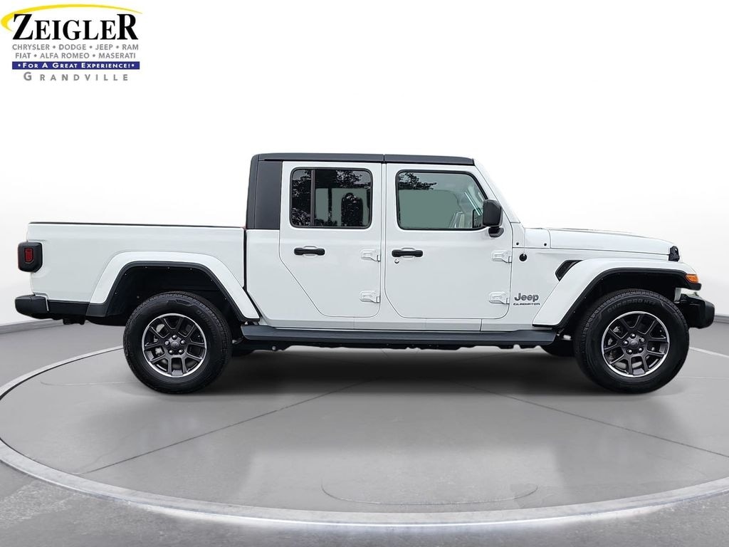 Used 2022 Jeep Gladiator Overland Truck Crew Cab