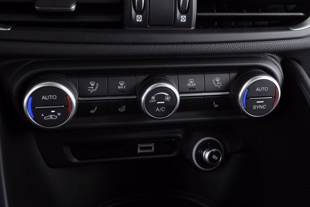 2024 ALFA ROMEO GIULIA (952) - Image 34