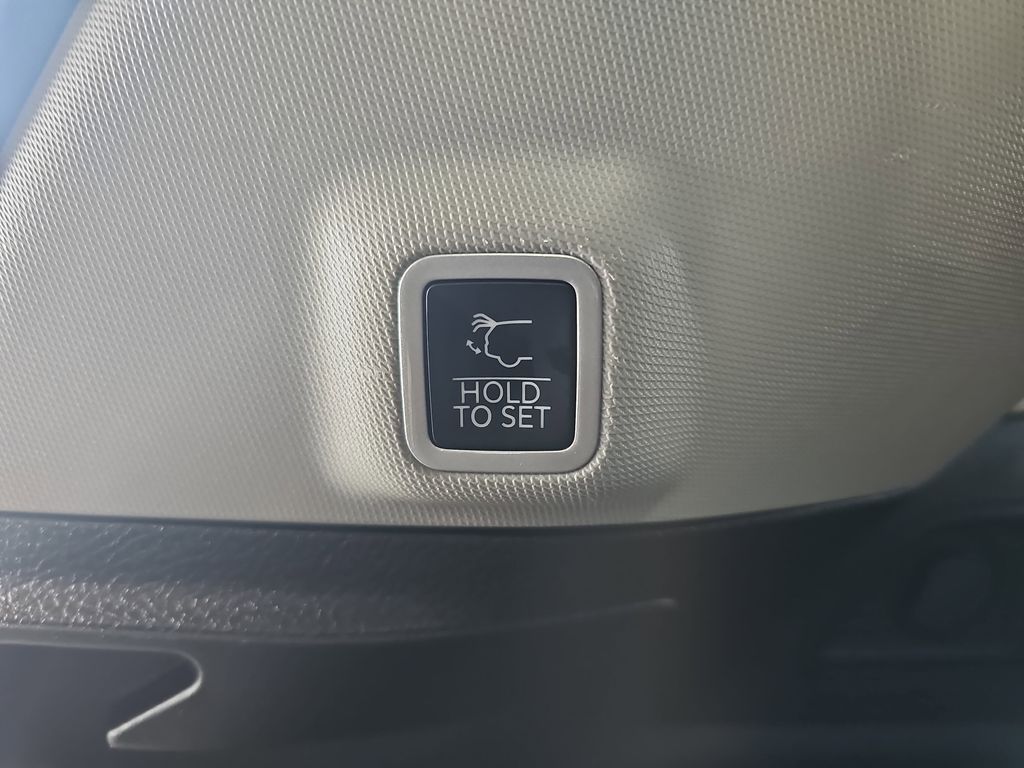 2023 JEEP GRAND CHEROKEE - Image 13