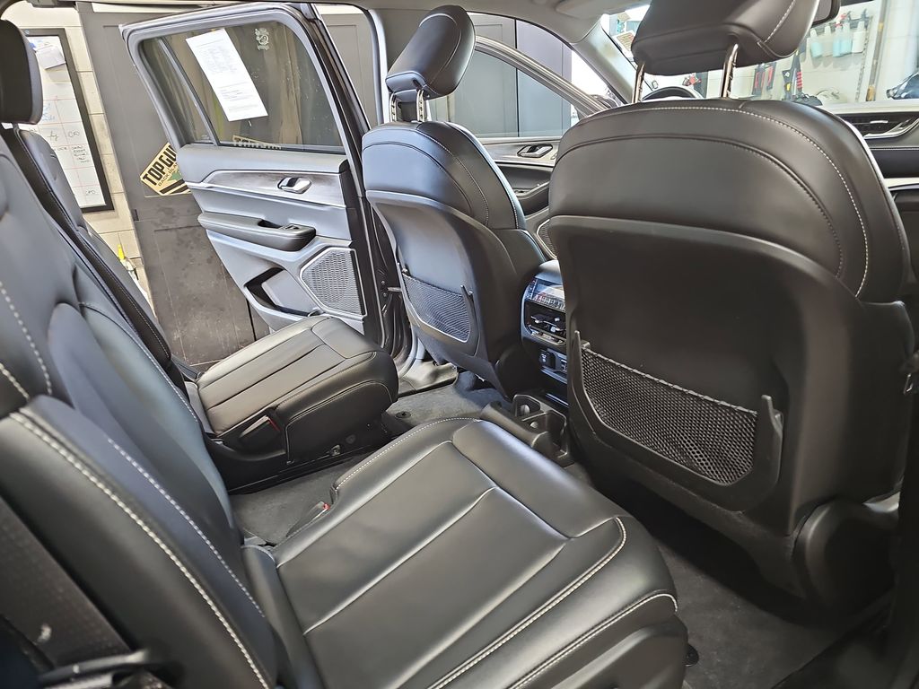 2022 JEEP GRAND CHEROKEE L - Image 11