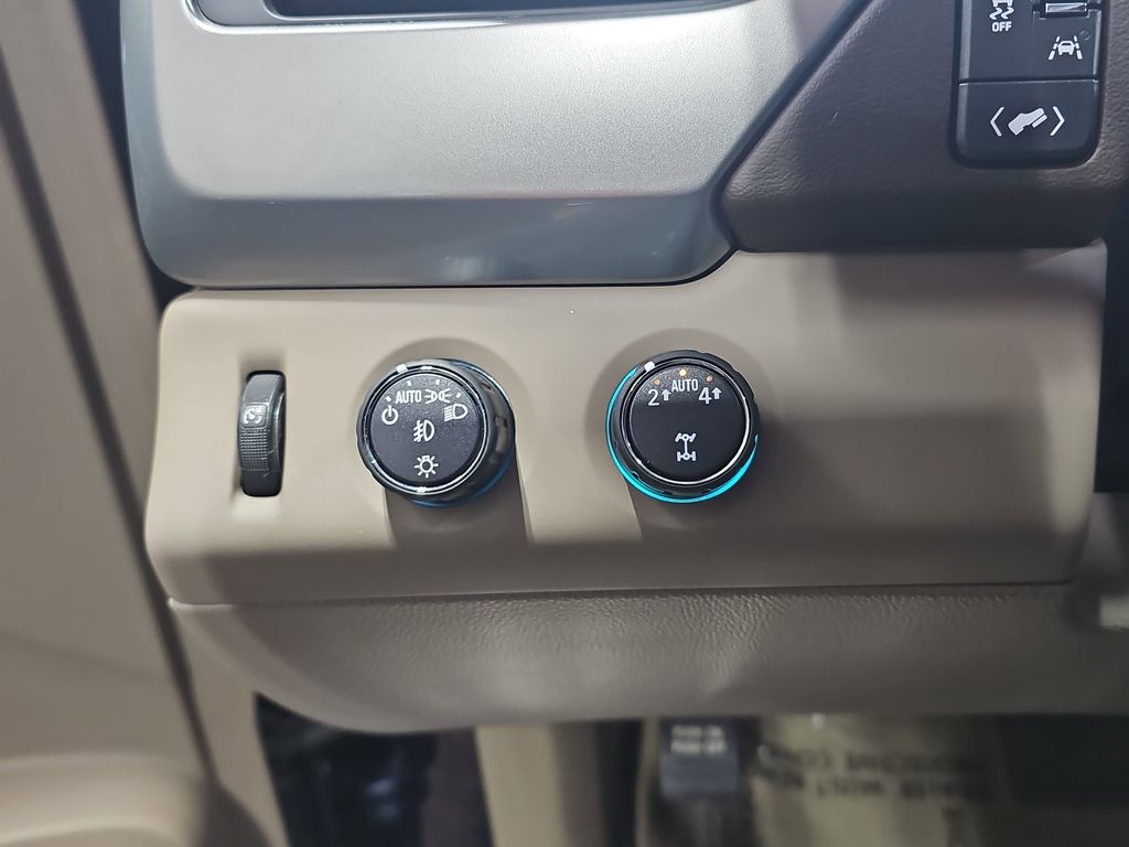 2018 CHEVROLET SUBURBAN - Image 25