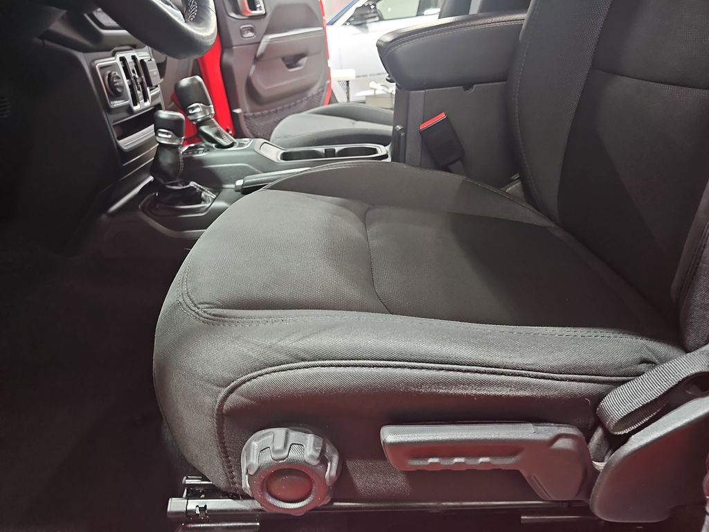 2022 JEEP WRANGLER - Image 29