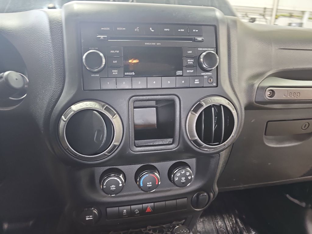 2011 JEEP WRANGLER - Image 16