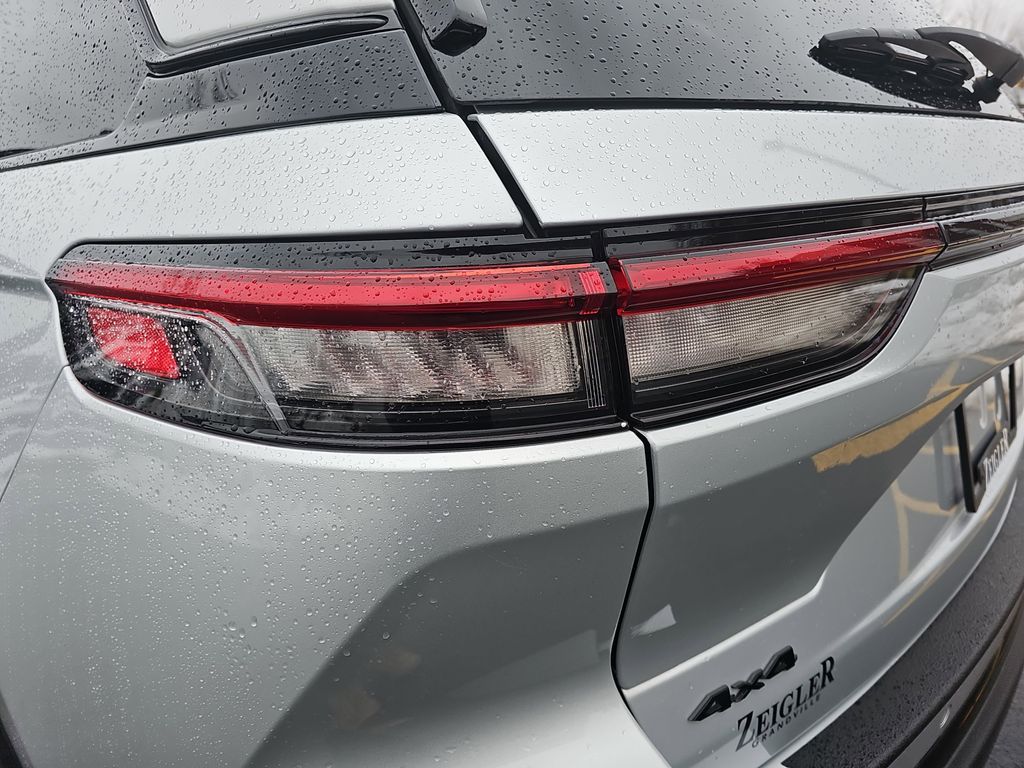 2023 JEEP GRAND CHEROKEE - Image 35