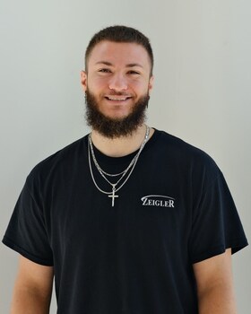 Staff member Mario Anderson from ID_6b925c783e68