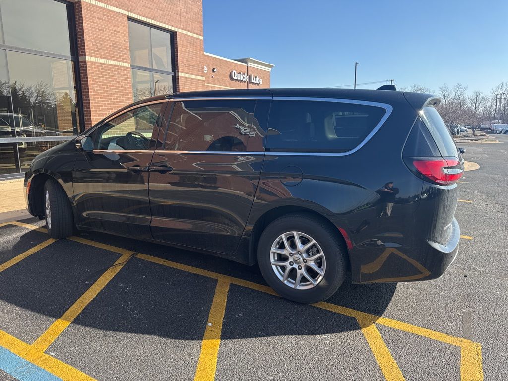 2024 CHRYSLER PACIFICA - Image 3