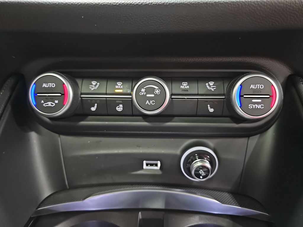 2023 ALFA ROMEO STELVIO - Image 20