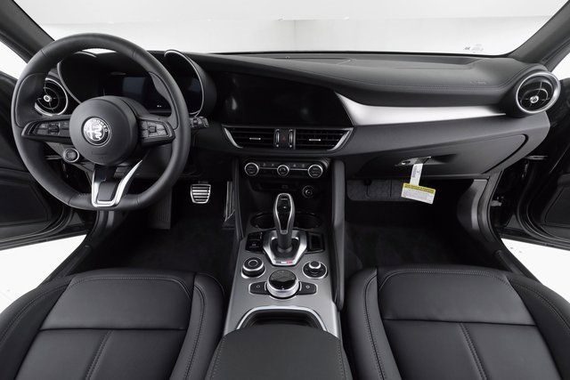 2024 ALFA ROMEO GIULIA (952) - Image 10