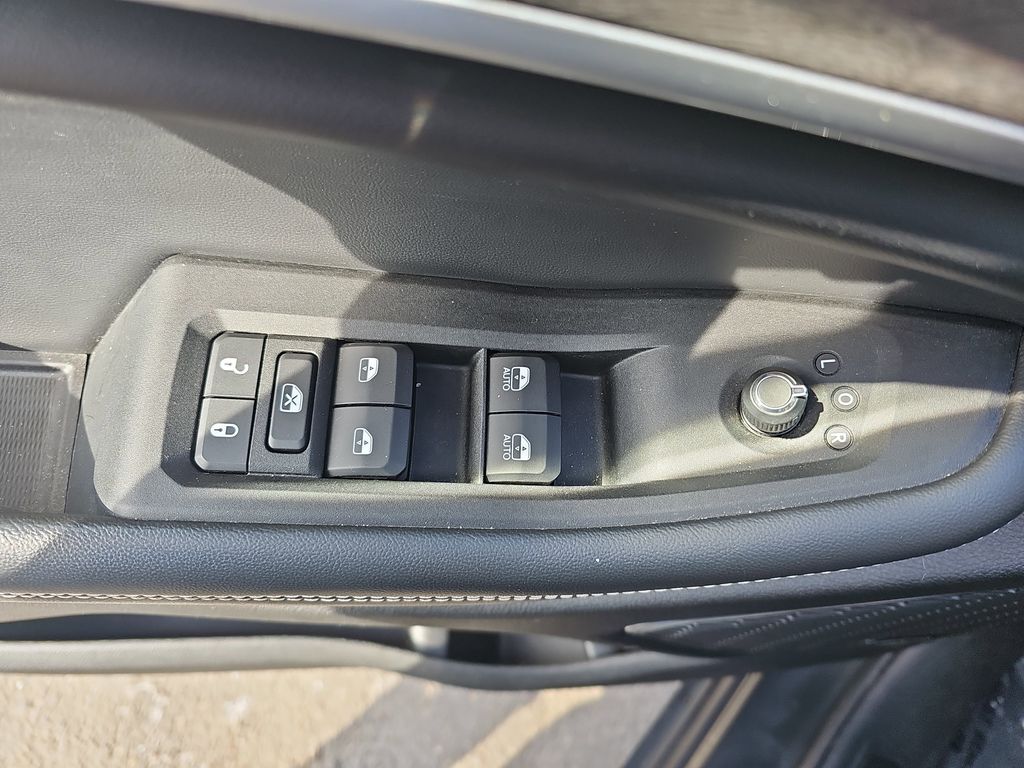 2022 JEEP GRAND CHEROKEE L - Image 29