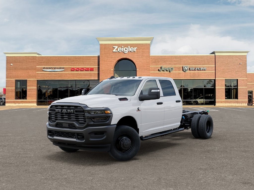 2027 Ram 3500 Chassis Cab TRADESMAN CREW   4X4 60' CA Pickup