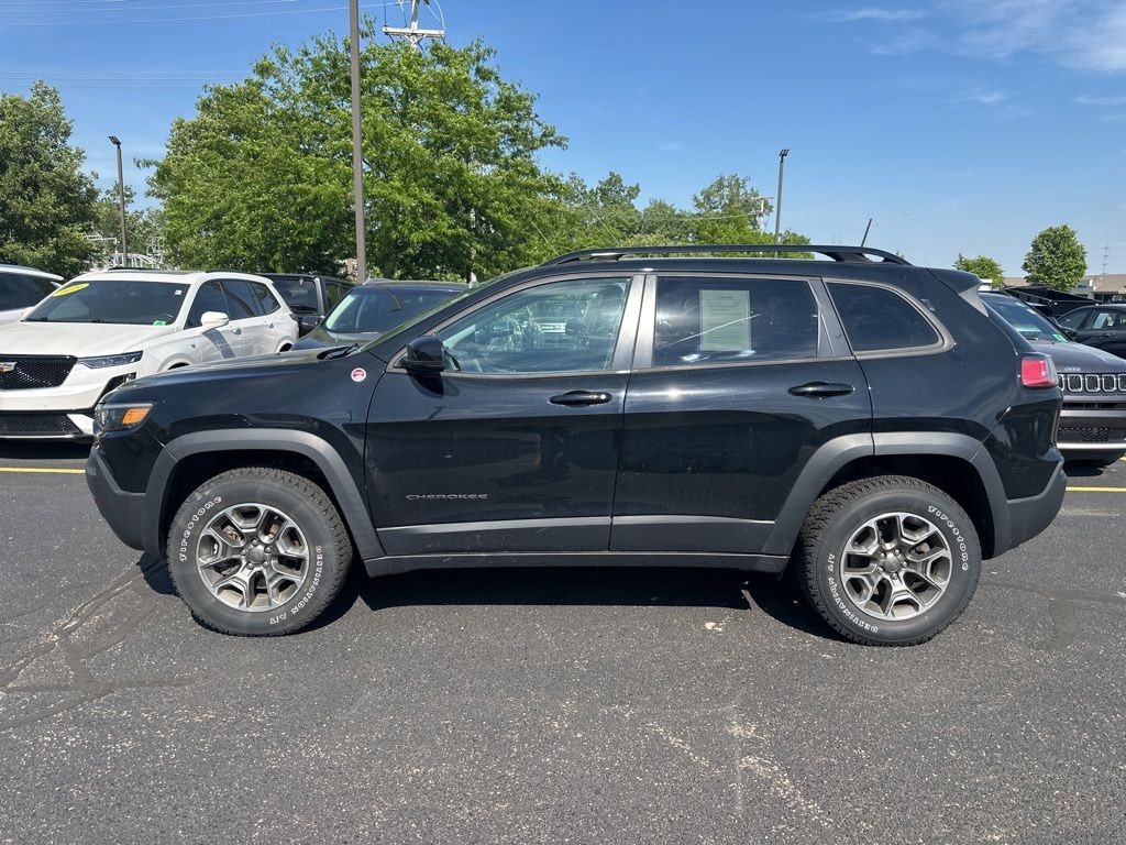 Used 2022 Jeep Cherokee Trailhawk SUV
