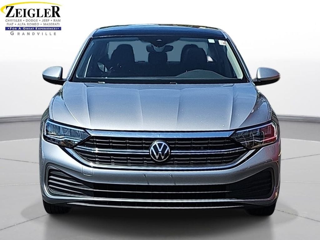 3VW7M7BU7RM000631