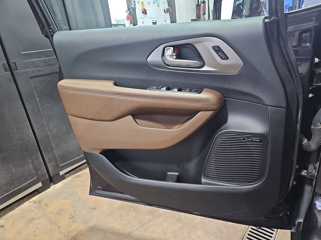 2018 CHRYSLER PACIFICA - Image 26