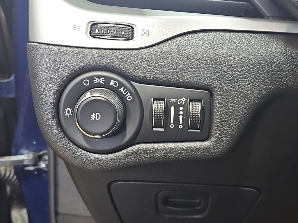 2016 JEEP CHEROKEE - Image 26