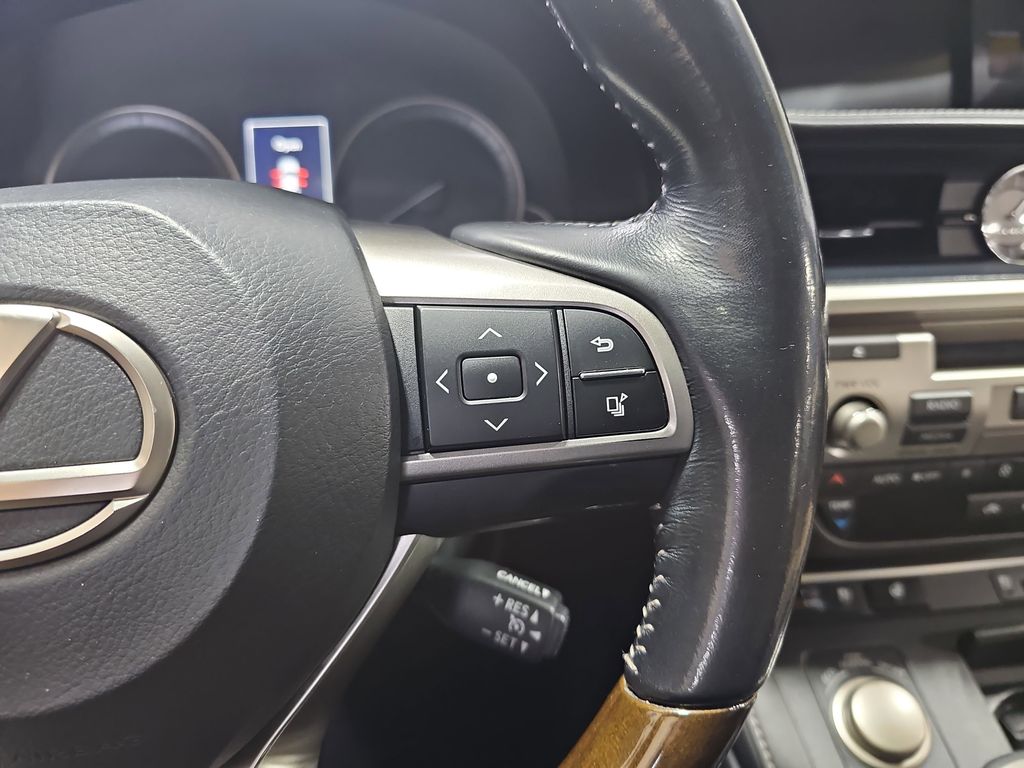 2016 LEXUS ES - Image 16