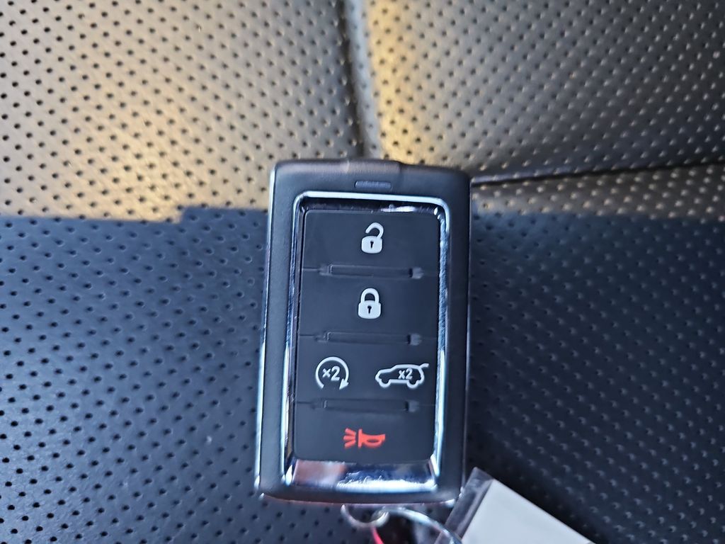 2022 JEEP GRAND CHEROKEE - Image 33