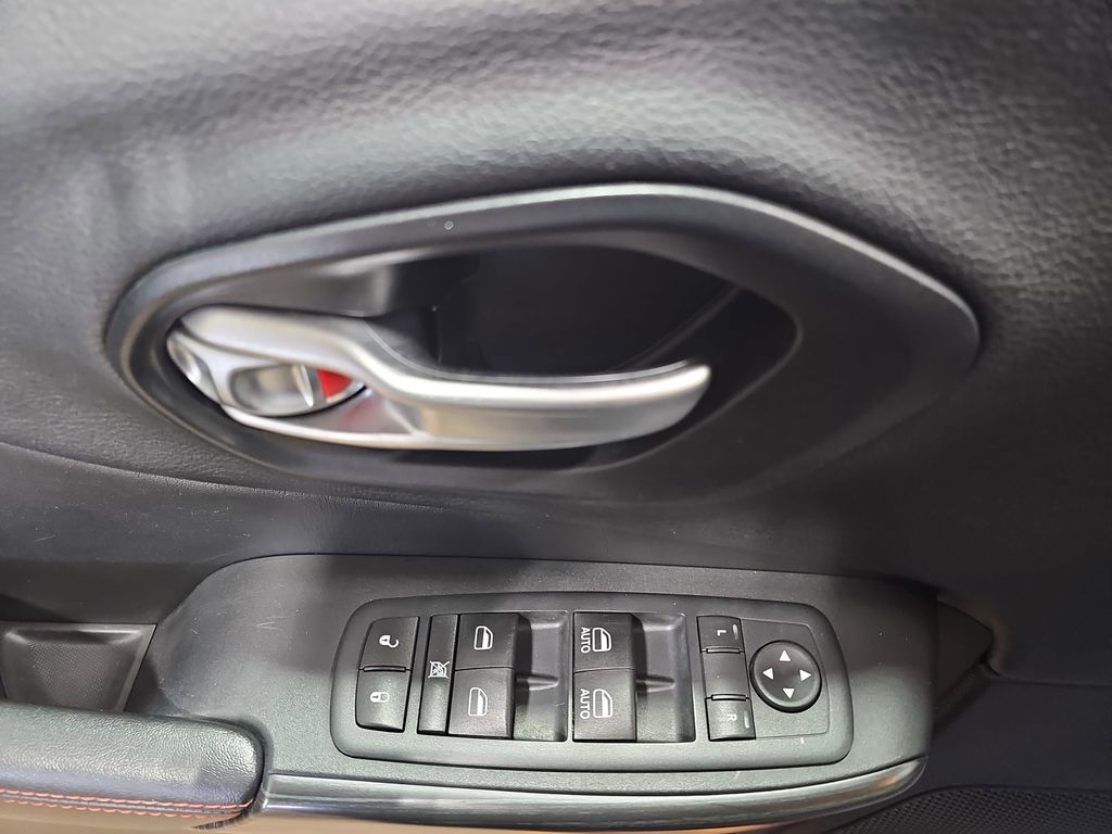 2016 JEEP CHEROKEE - Image 28